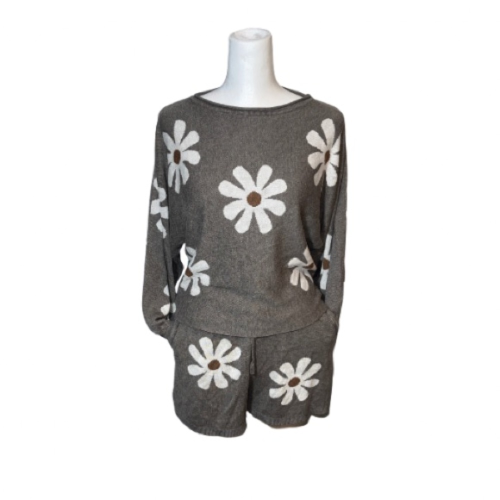 Cozy Floral Pajama Set in Gray and White